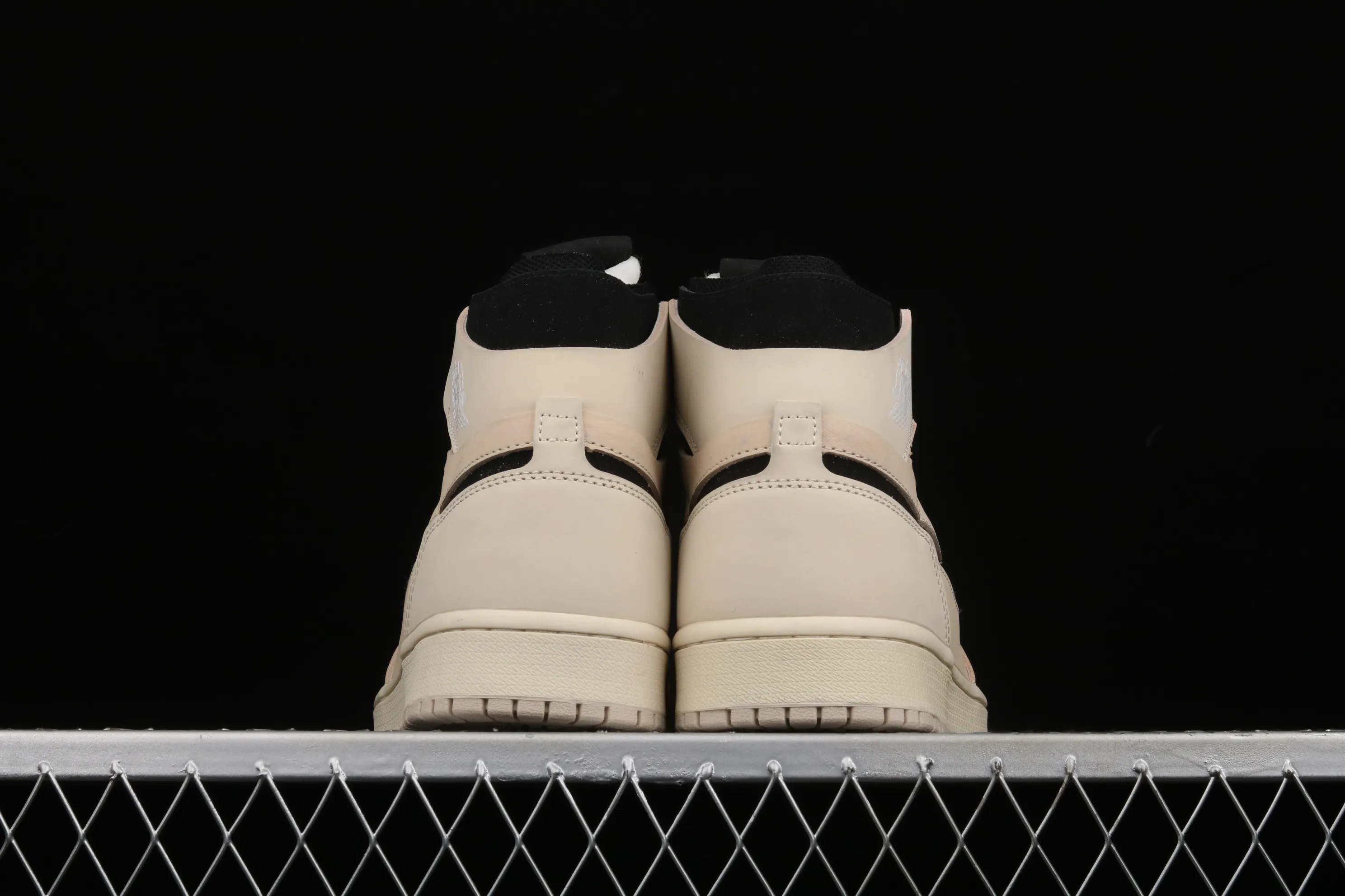 All categories Air Jordan Jordan series basketball shoes Air Jordan 1 High Z version Air Jordan 1 Zoom CMFT "Summit White" AJ1 Joe 1 Pearl Milk Tea Off-White CT0979-100